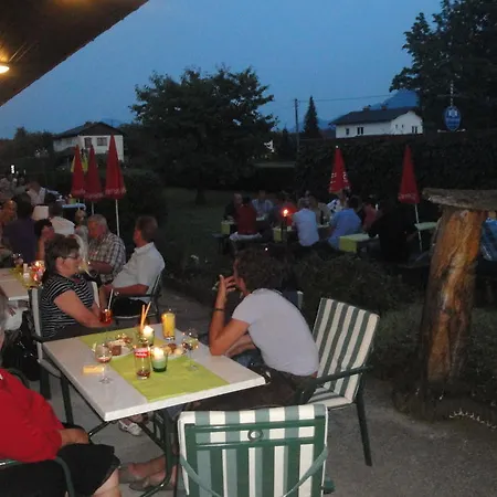 Gasthof Jamnig بيت ضيافة 3*